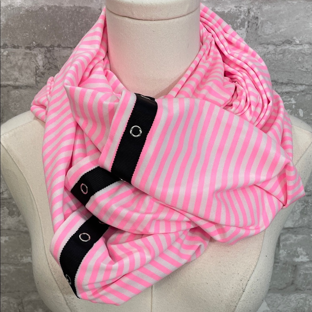 Lululemon Vinyasa Scarf *Luon Light
Classic Stripe White Pink Shell